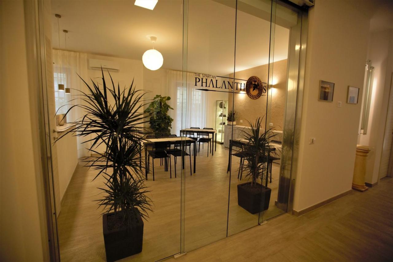 Phalanthos Taranto Bed & Breakfast ภายนอก รูปภาพ